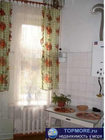 Квартира в сталинском доме,высокий первый этаж,потолки больше 3-х м,рядом парк,ремонт сделан,отопление...