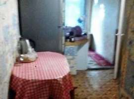 Продается 2 комнатная квартира со всей мебелью.