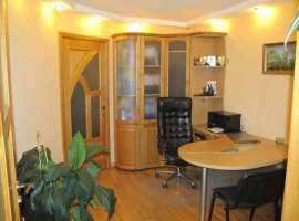  В центре города, удобная для проживания или работы квартира....