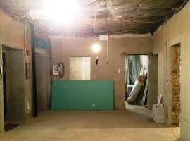 Просторная квартира под чистовую отделку в тихом центре города, в...