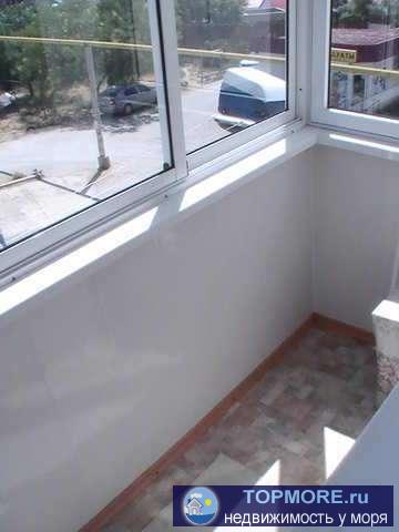 Продается 3 комнатная квартира в Ордженикидзе, 250 м до моря. Сделан хороший ремонт, с/у совмещен, из окон вид на море. - 2