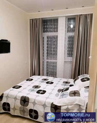 Продается просторная, благоустроенная 1 ком квартира на берегу моря, лучший пляж города. Отличный ремонт; большая,... - 2