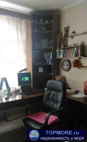 Продается 4-х ком. квартира 91,5 кв.м. по адресу г. Феодосия, ул. Челнокова. Квартира находится в спальном районе,...