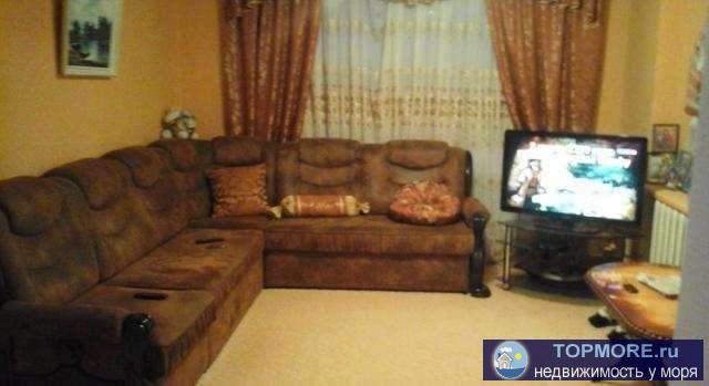 Яркое Поле, ул. Комсомольская. Продается 1-этажный дом 100 м (кирпич) на участке 18 сот. С/у в доме, ремонт был...