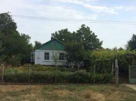 Продается  кирпичный дом, в доме прихожая, кухня, зал, спальня,...