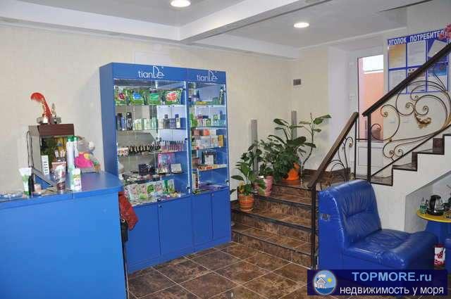 Продается дом 133,8 кв м, 1 этажный + подвал. 1 этаж: 2 комнаты, 2 кухни, 2 туалета, прихожая, тамбур, кладовая. В... - 2