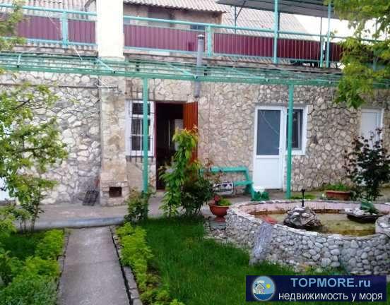 Уютный, добрый дом, зеленый двор, гараж, беседка. 4 спальни,зал с камином,холл 28 кв.м, кухня 16кв.м, 2 санузла,...