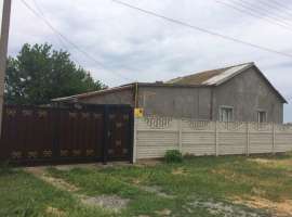 Продается дом 3 комнаты, веранда, кухня, ванная и туалет. В доме...