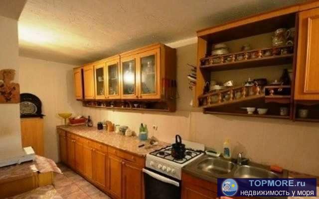 Продается дом в с. Береговое, ул. Черноморская. Жилых комнат - 13. Цокольный этаж : кухня - столовая, с/у, прачечная... - 2