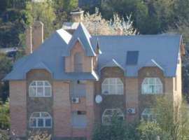 Продается просторный дом 450 кв м, участок 5 соток в с. Морское,...