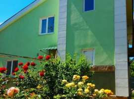 Продается, на участке 7 соток,  дом 100 кв.м.  и мини гостиница на...