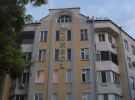 г Феодосия, бул Адмиральский, 1 ком. квартира 63.2 кв.м, центр...