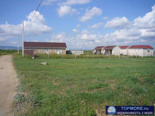 Продается земельный участок 10 соток в с Береговое, ул Коронелли. До моря 600 м. На участке имеется трёхфазная...