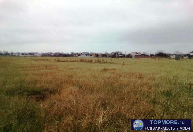 Продается земельный участок 10 соток в с Береговое, ул Полевая. Коммуникации 200-300 метров.