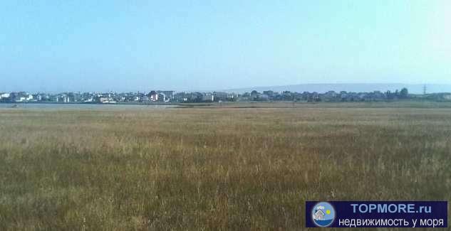 Продается участок в районе золотого пляжа. Коммуникации в 300 метрах.