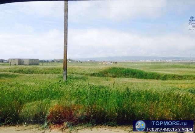 Продается участок 10 соток, в черте города, вода и свет в 50 метрах, участок ровный