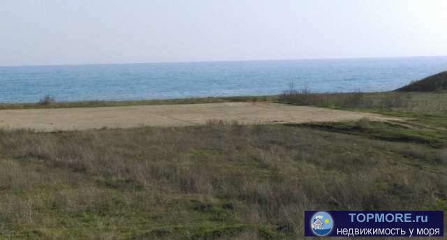 Участок с видом на море, ровный. На участке свет с счетчиком, вода и газ на границе участкак. До пляжа 'Песчаная...