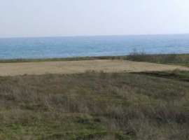Участок с видом на море, ровный. На участке свет с счетчиком, вода...