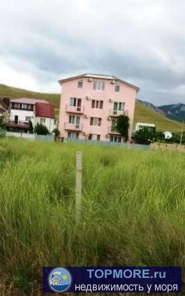 Продается участок в Коктебеле, площадью 21 сотка по улице Антонова. Участок имеет ровный рельеф на уровне дороги,...