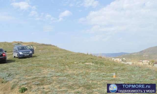 Земельный участок прямругольной формы под небольшим наклоном. До моря 1300 м, хорощий обзорный вид : с одной стороны... - 2