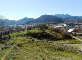 Продается участок в пгт Щебетовка, центральный район поселка, вся...