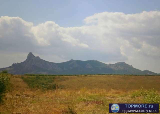 Продаётся участок  в Коктебеле коммуникации рядом.В шаговой доступности озеро.Участок находится в тихом месте, с...