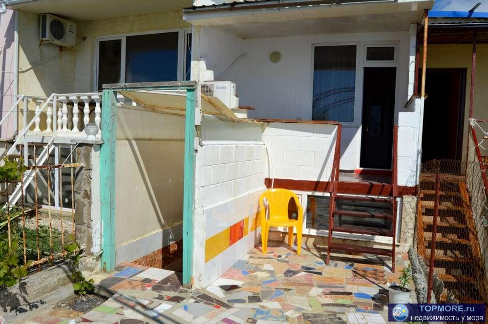 Сдается 2-х. этажный домик со всеми удобствами, в домике 3 комнаты, на 1 этаже кухня и 1 комната (2 спальных места),... - 14