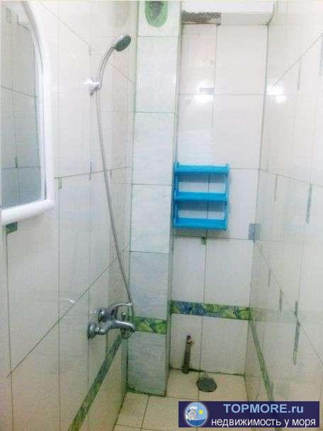 Сдается 2-х. этажный домик со всеми удобствами, в домике 3 комнаты, на 1 этаже кухня и 1 комната (2 спальных места),... - 2