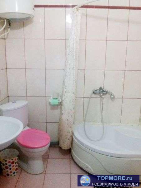 Сдается 2-х. этажный домик со всеми удобствами, в домике 3 комнаты, на 1 этаже кухня и 1 комната (2 спальных места),... - 3