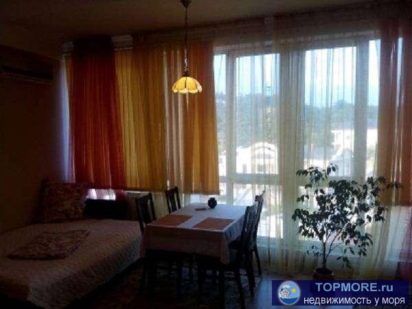 Продается квартира с хорошим ремонтом в доме бизнес-класса по ул. Дмитриевой д. 5. Дом расположен в престижном районе... - 2