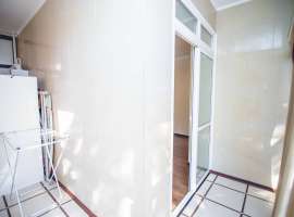 Продам двухкомнатную квартиру в центре Сочи. Район Светлана....