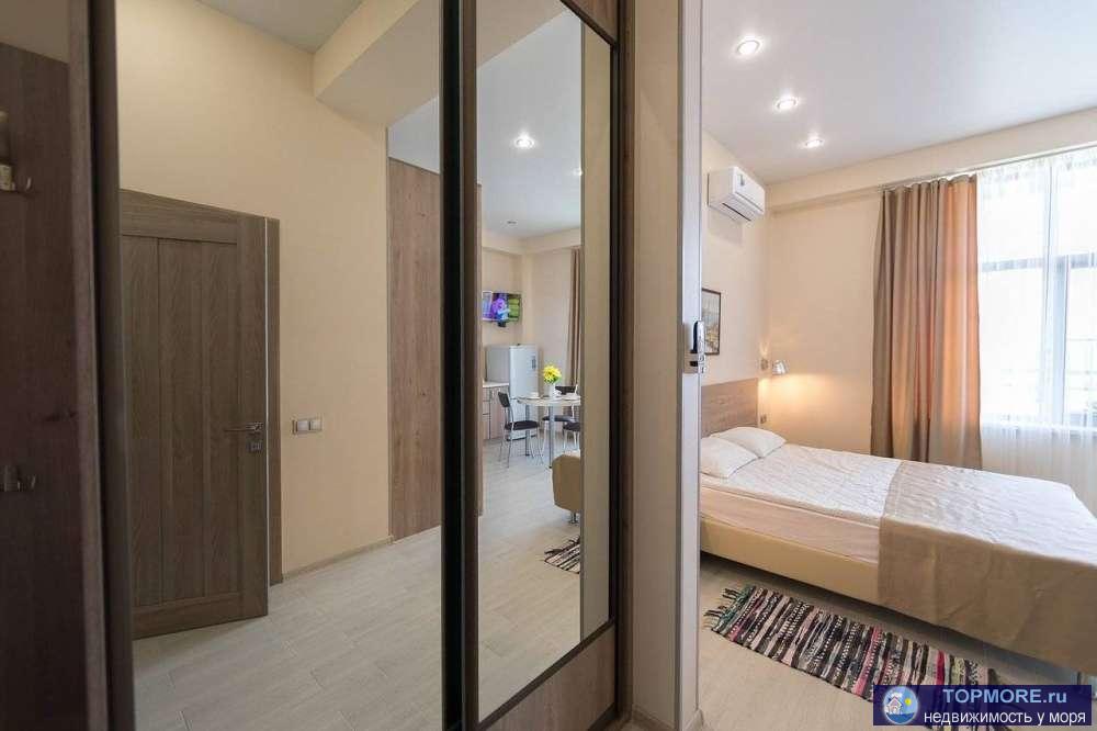 Жилой комплекс расположен в Центре Адлера и  в непосредственной близости от моря- менее 300 метров, закрытая... - 1