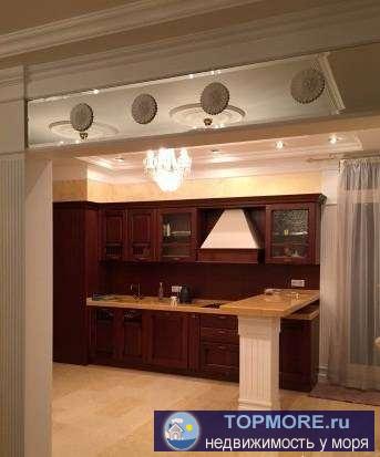 Продаю просторную квартиру с евроотделкой в средиземноморском стиле. Встроенная бытовая техника и мебель. 2 с/у....