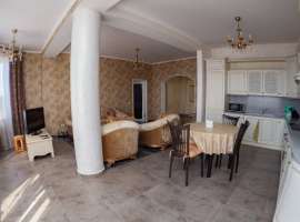 Продам просторную квартиру 170 кв м с дизайнерским ремонтом,...