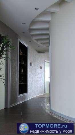 Просторная квартира в доме бизнес-класса. Панорамное французское остекление, бронированная дверь 4-й степени защиты.... - 1