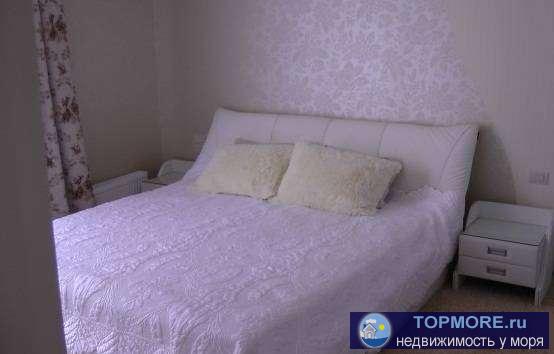 Просторная квартира в доме бизнес-класса. Панорамное французское остекление, бронированная дверь 4-й степени защиты.... - 2