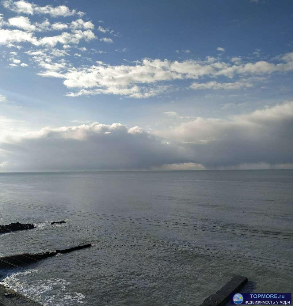 Продается  квартира на побережье Черного моря. Дом располагается в 20 метрах от моря. Собственный пляж.Закрытая...