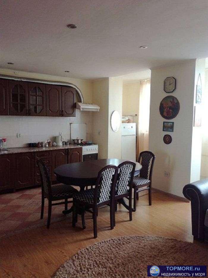 Двухкомнатная  квартира в высотке с завораживающим видом на морские просторы с порога. Рядом лицей № 23, санаторий...