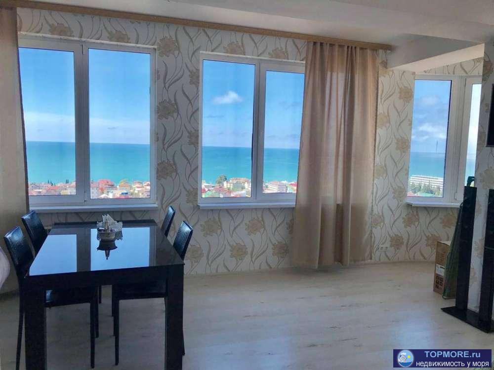 Продается евродвушка с хорошим ремонтом и шикарным видом на море! Просторная кухня-гостиная, спальня, большой... - 1