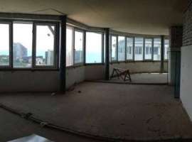 Предлагается к продаже пентхаус без отделки общей площадью 780...