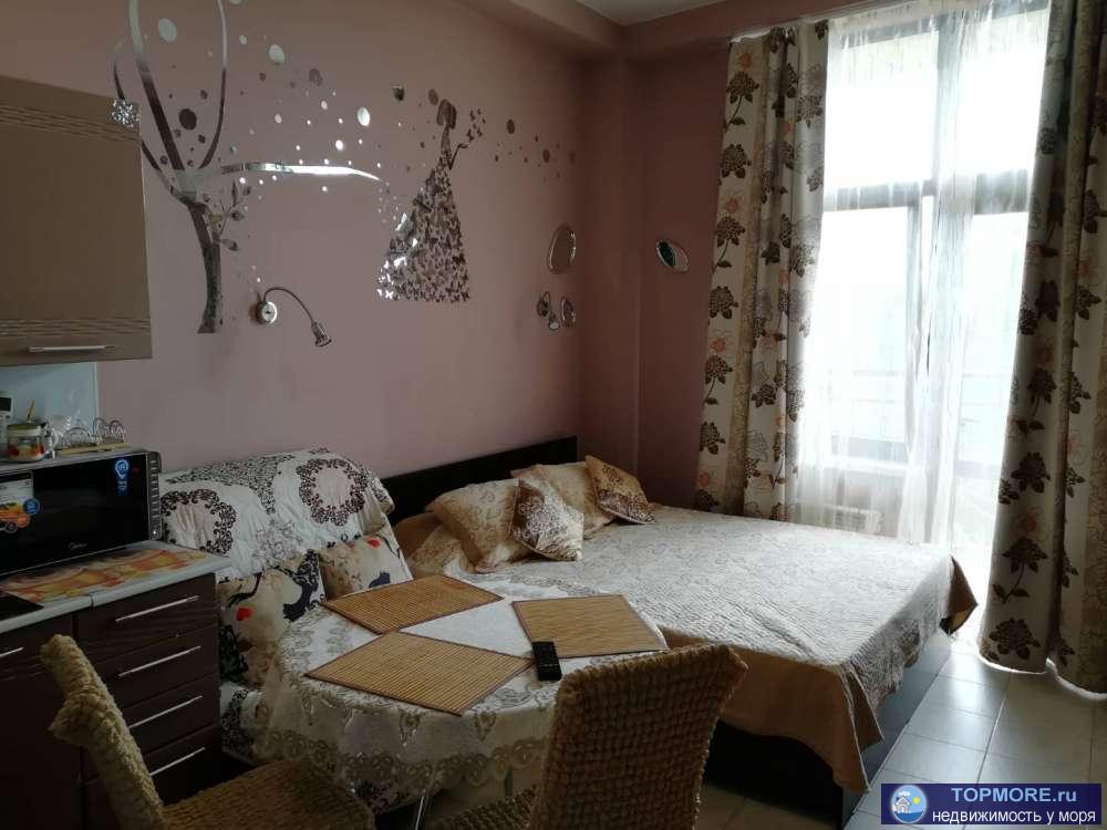 Продается уютная, светлая квартира-студия в центральном районе Адлера в 3 минутах от моря. Квартира расположена в...