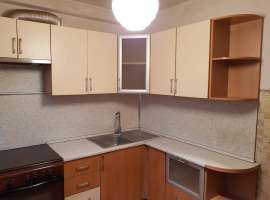 Дом расположен в центре с. Веселое. Старый фонд. выполнен...