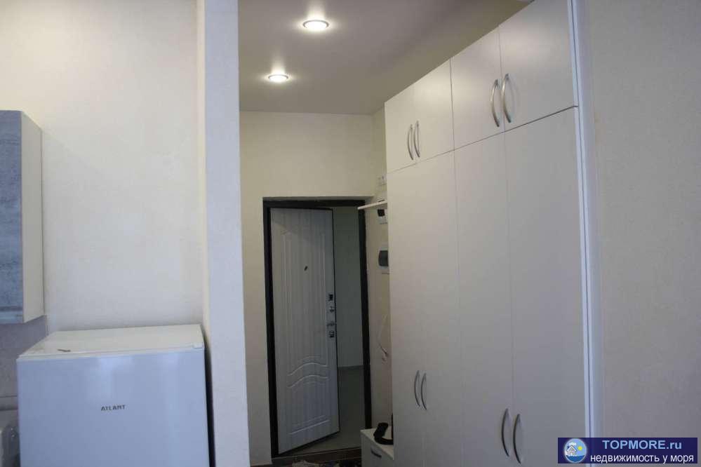 продаю студию с новым ремонтом, мебелью и техникой ! Теплые полы. Вид на парк и море.  - 1