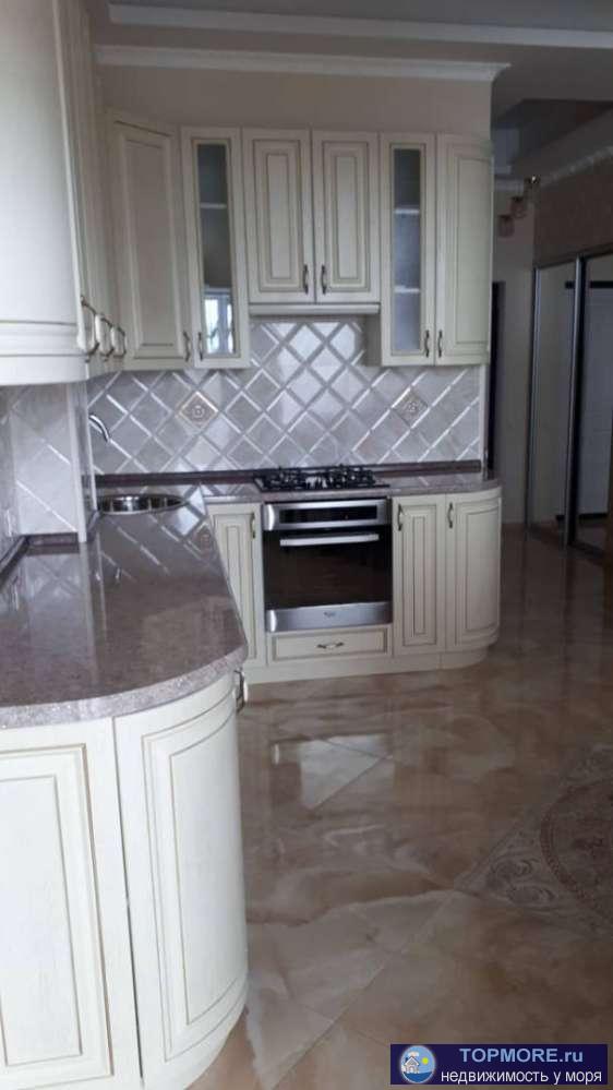 Предлагается трехкомнатная квартира на первой береговой линии Черного моря. Просторная квартира с видом на море и... - 2