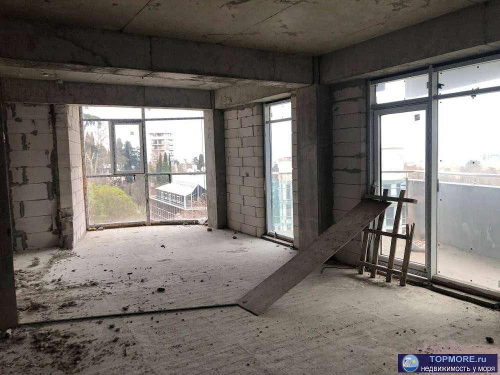 Просторная Квартира с балкономи  и с шикарным видом на море. Дом бизнес-класса, самый центр города Сочи. До моря 5... - 1