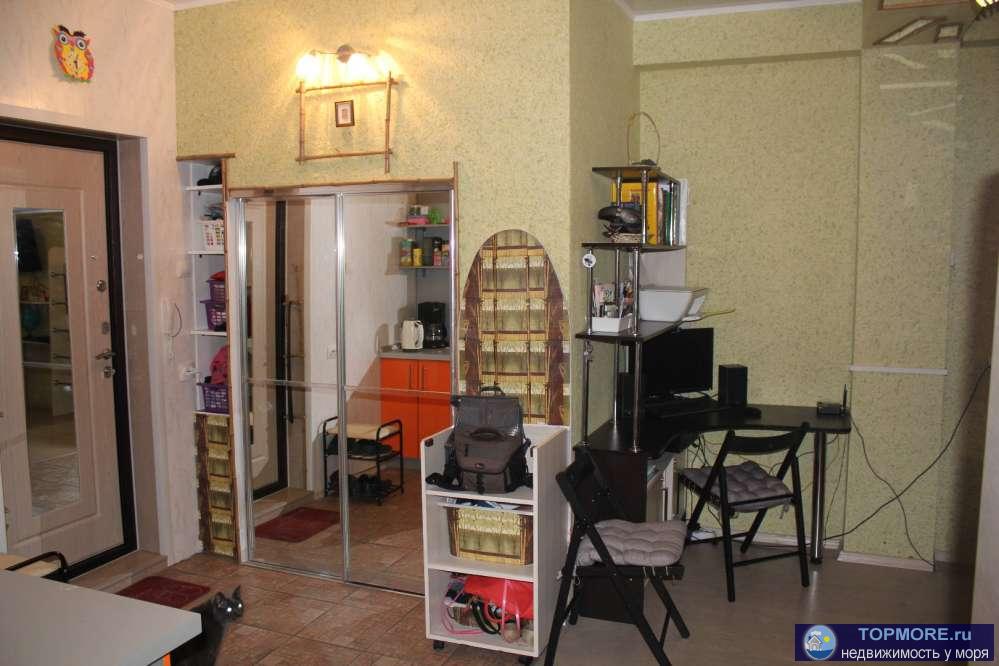 Продаю полноценную двухкомнатную квартиру в Сочи, в одном из самых развитых районов Адлера. В квартире выполнен...