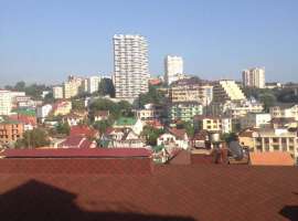 Без ремонта, распланирована. Кухня с балконом, три спальни с...