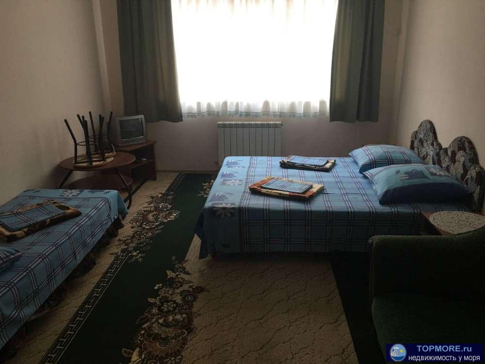 В курортном поселке ВВС на первом этаже пятиэтажного дома продается однокомнатная квартира с косметическим ремонтом