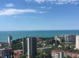 Пpодаётся Большая светлая квартирa с пaнорaмным ocтеклeниeм и...