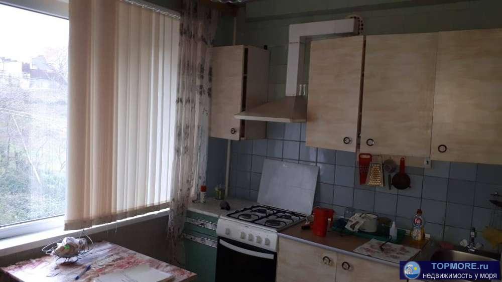 Продается 2х комнатная квартира на берегу моря, в благоустроенном поселке. 10-15 минут пешком. Состояние- требует... - 1